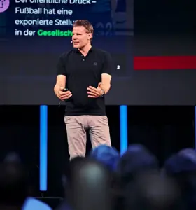 Dr. Felix Brych